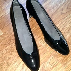 Stuart Weitzman black patent leather heels. Size 7
